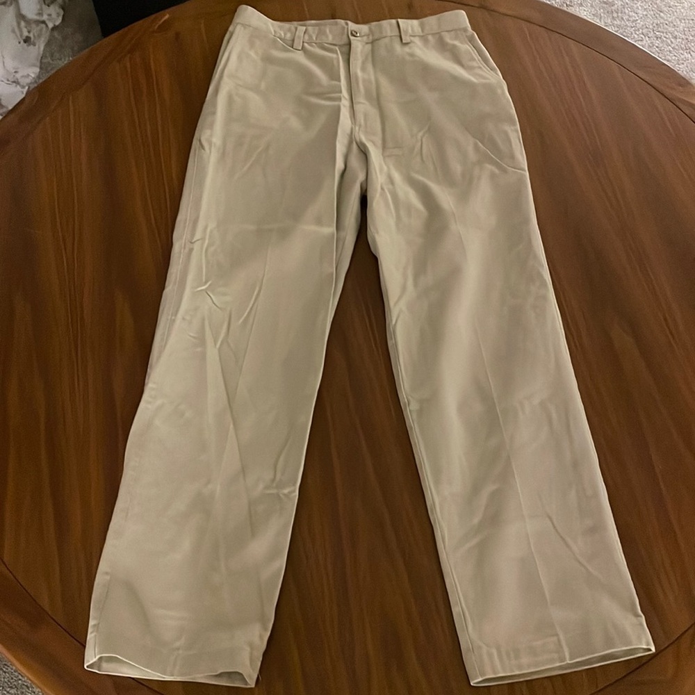 Haggar Black Label Straight Fit Khaki Pants 33 x 32
